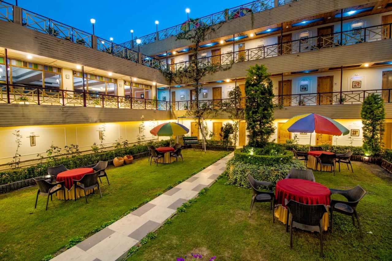 Snow Valley Resorts & Spa Manali Exterior foto